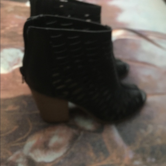 Shoes - Picture 7 of 7